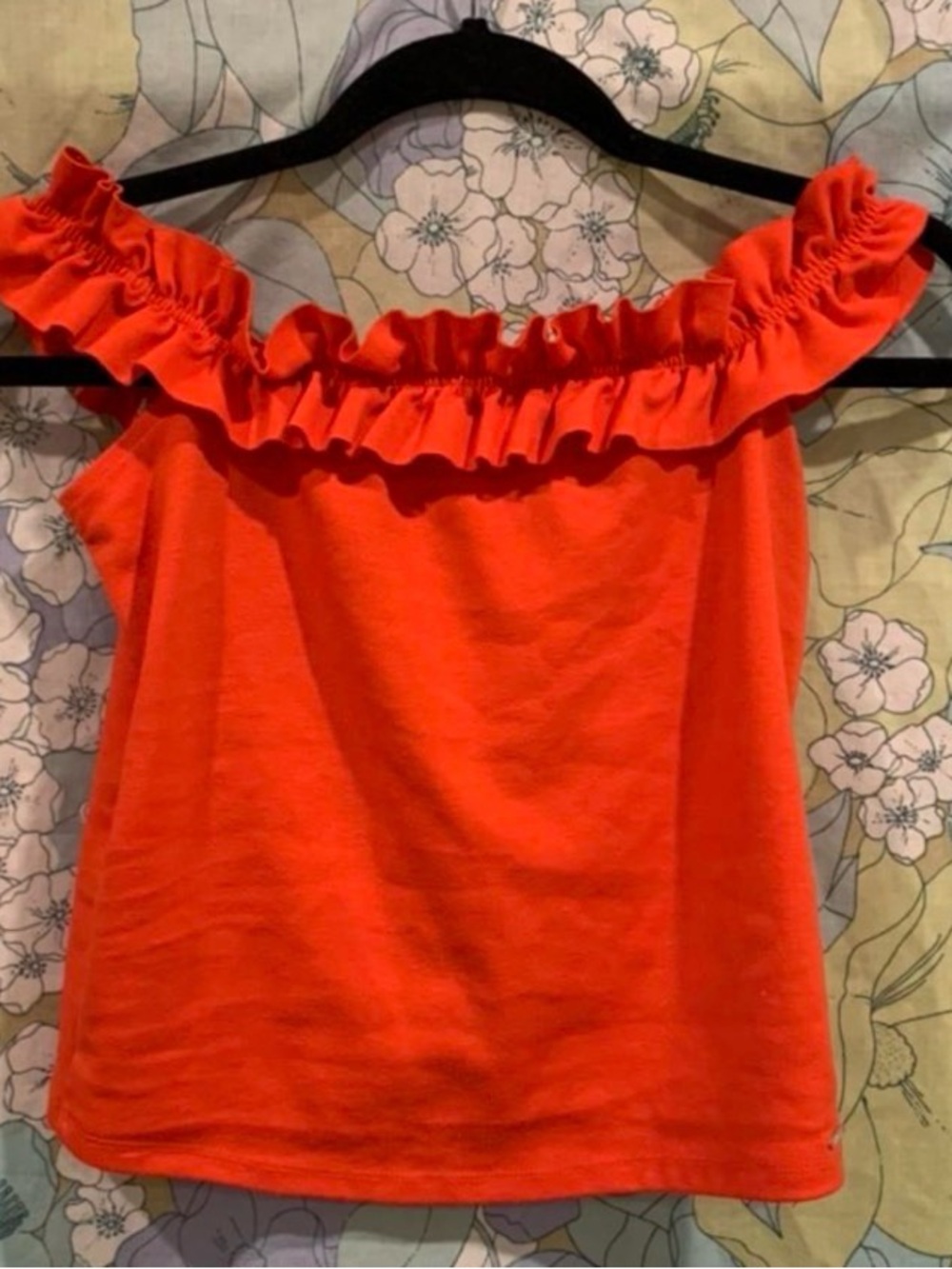 Sleeveless top by Guess